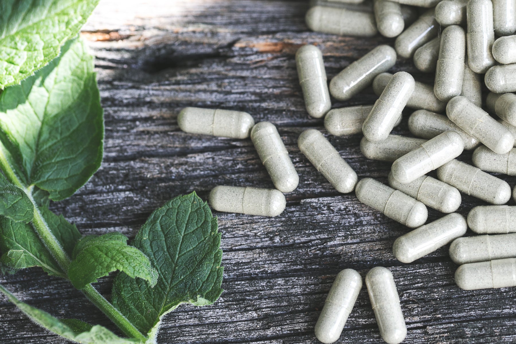 NeoBiotics capsules with natural ingredients